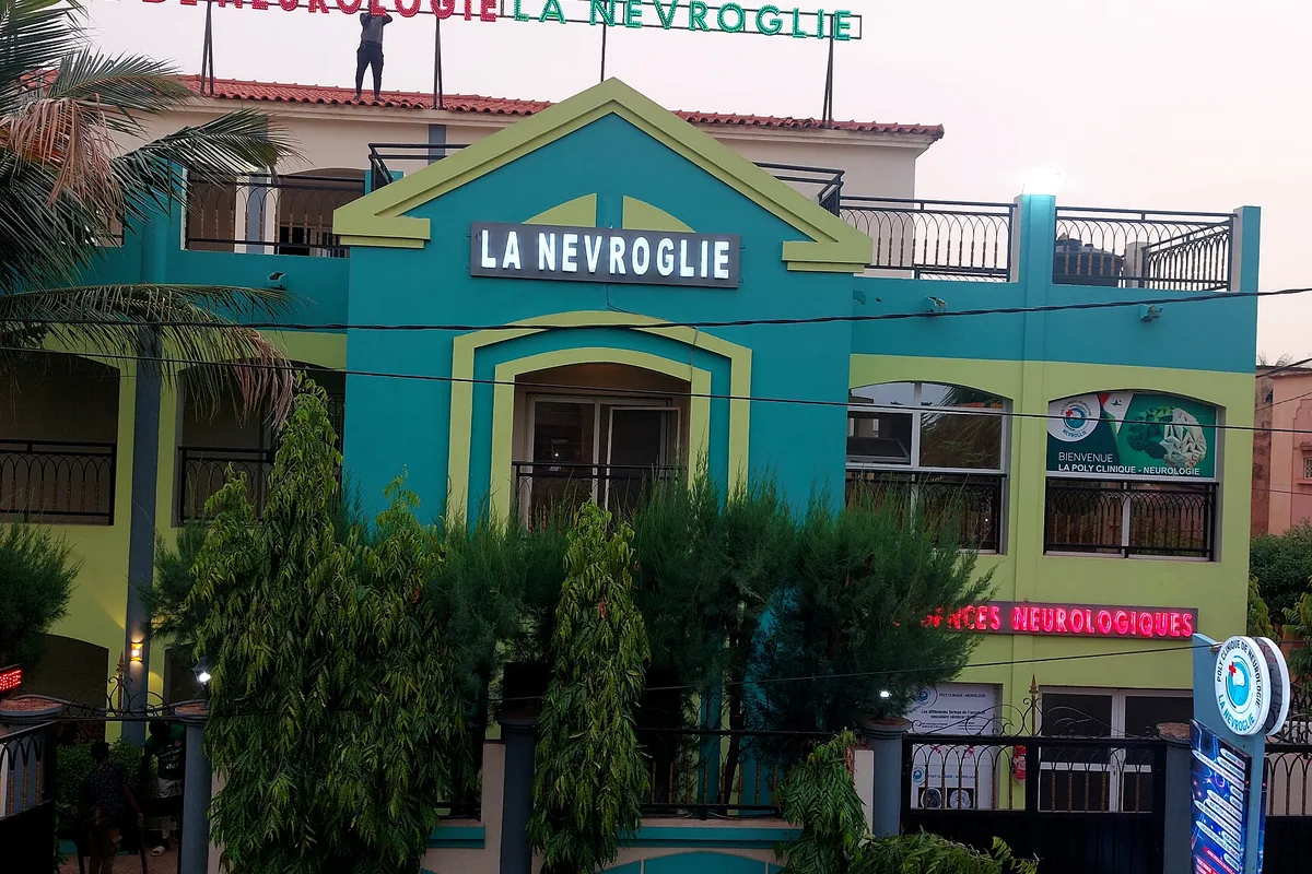Façade de la clinique